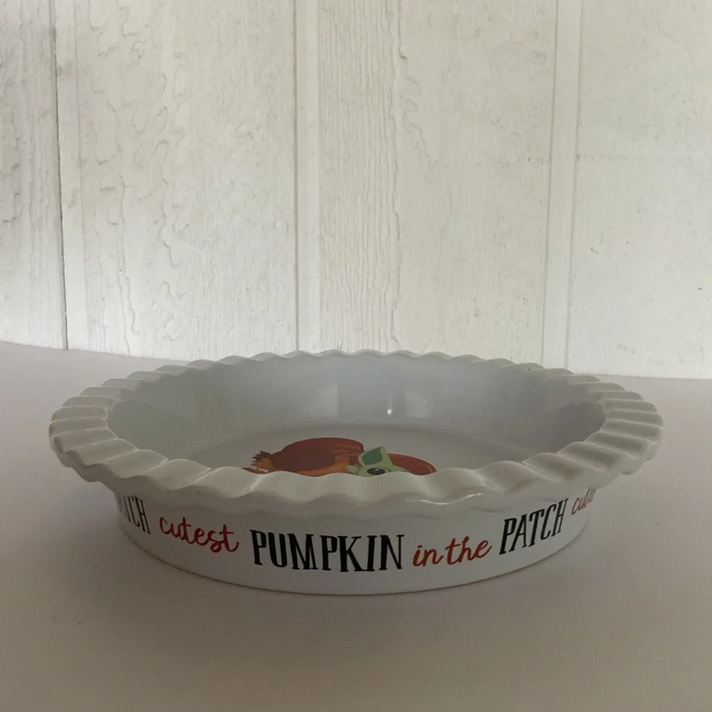 Star Wars White Pumpkin Pie Plate with Baby Yoda and Pumpkins
